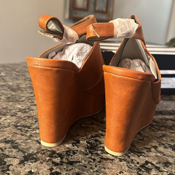Michael Antonio cognac wedge peep toe NIB 7.5 - Picture 8 of 11